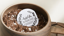 Load image into Gallery viewer, Oliver Candle: Sandalwood & Vanilla Scents