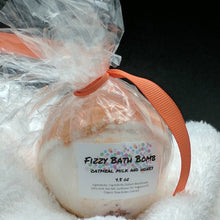 Load image into Gallery viewer, Oatmeal Milk and Honey Bath Bomb Bath Fizzy 4.5 oz