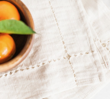Load image into Gallery viewer, Set of 4 Hand Woven Pulled Dinner Napkins Eco-Friendly Beauty And Health For Cookers