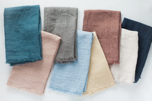 Load image into Gallery viewer, Set Of 4 Hand Woven Stone Washed Linen Dinner Napkins Eco-Friendly Beauty And Health For Cookers
