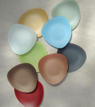 Load image into Gallery viewer, Set of 4 Recycled SeaGlass Triangle Plates Eco-Friendly Beauty And Health For Cookers

