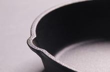 Load image into Gallery viewer, Whism Professional Chef Cast Iron Skillet Pan Beauty And Health For Cookers
